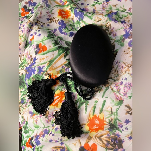 Prada night satin clutch with tassels - Picture 3 of 8